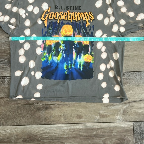 NWOT Goosebumps Attack of the Jack O Lanterns Cropped T Shirt Large - Picture 3 of 8